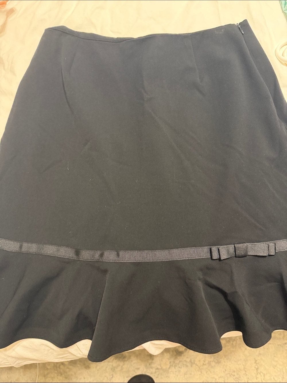 Briggs New York Black A-Line Flounce Skirt with Bow Trim